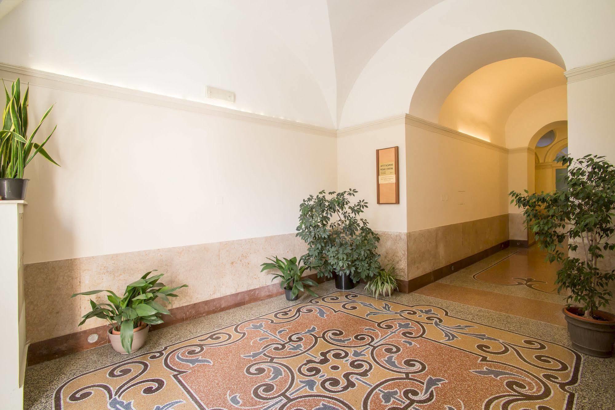 Hotel Mosaic Central Рим Экстерьер фото